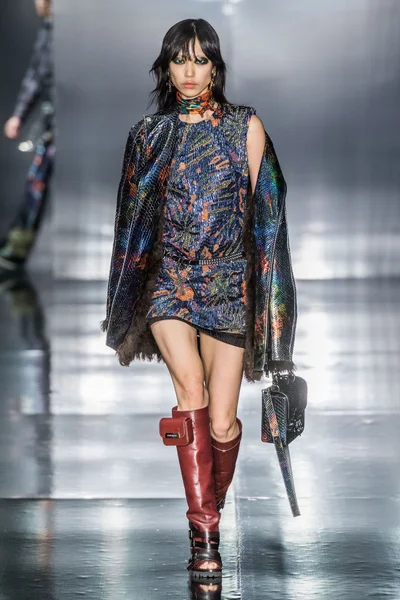 Look 24
